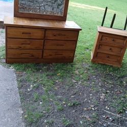 Solid Oak Wood Dresser , Mirror &Matching Night Stand For Sale  