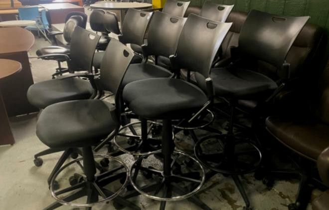 LAB / DRAFTING CHAIRS * can deliver