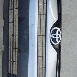 2016 Toyota Rav4 Front Bumper 