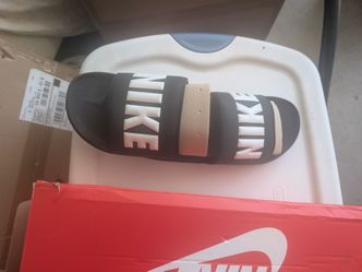 Nike off court slides size 11 black/white-black