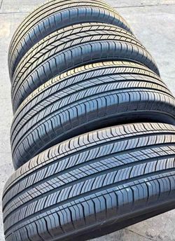 225.65.17 Set 4 Tires Michelin Con Excelente calidad Las 4