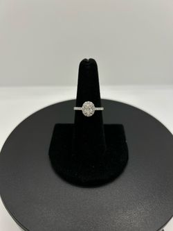 BRAND NEW 14KW .50CTW Oval Halo Engagement Ring