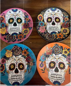 Day of the Dead Skull Plates—Williams Sonoma