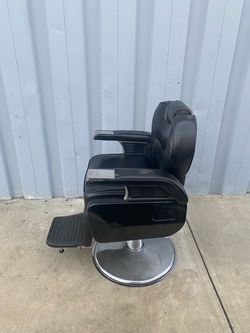 Black Hydraulic Barber Chair
