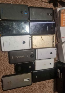 ELECTRONICS BUNDLE DEAL: LAPTOP CHARGES BATTERIES COMPUTER EQUIPMENT CELL PHONES FOR PARTS