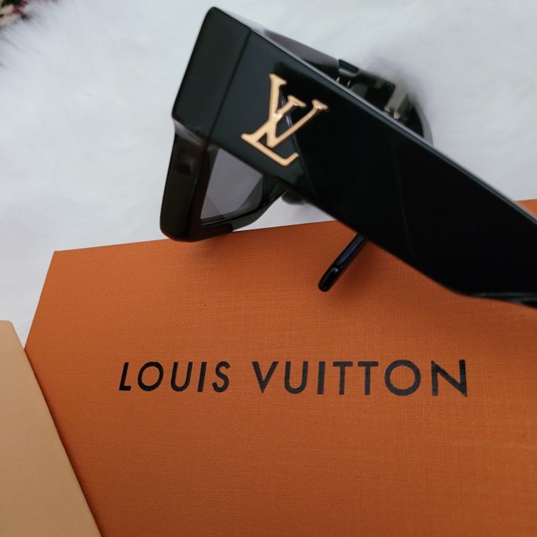 Louis Vuitton Authentic Cyclone Sunglasses Bottega Fendi Prada Loewe Celine  W for Sale in Los Angeles, CA - OfferUp