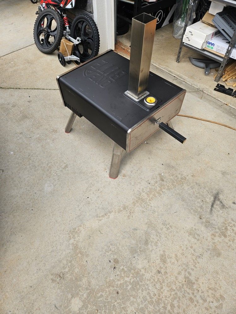 One Bite Charcoal Wood Pizza Oven