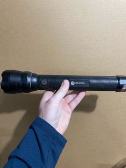 Utilitech Heavy-Duty LED Flashlight – Super Bright