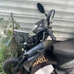 300 No Key Need Spark Plug Papers In Hand engine good to use for parts as well