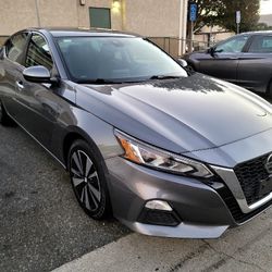 2021 Nissan Altima SV 