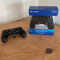 PS4 DualShock Wireless Controllers 