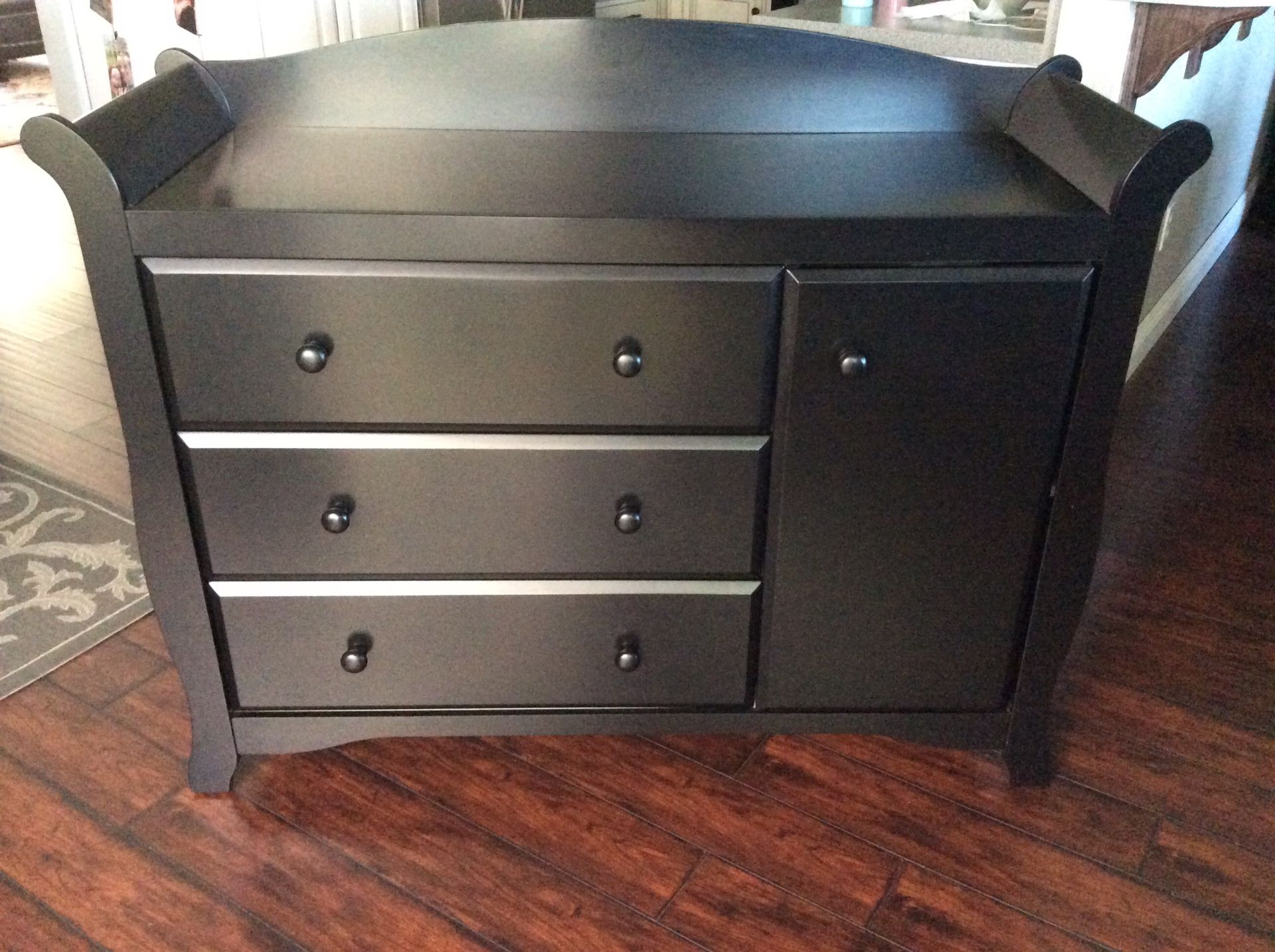 Changing Table / Dresser