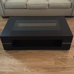 Gorgeous Brand New Coffee Table 