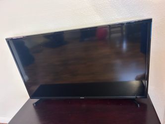 Samsung 40” Smart TV