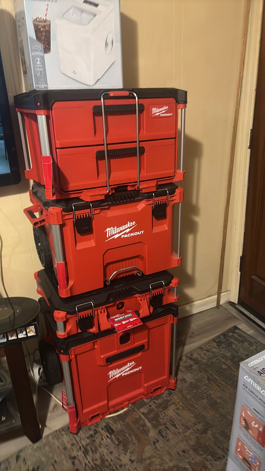 Brand new Milwaukee pack outs have the brand new rolling huge drawer