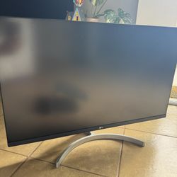 LG Monitor