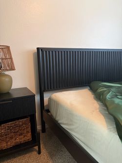 Modern black fluted king bed furniture set