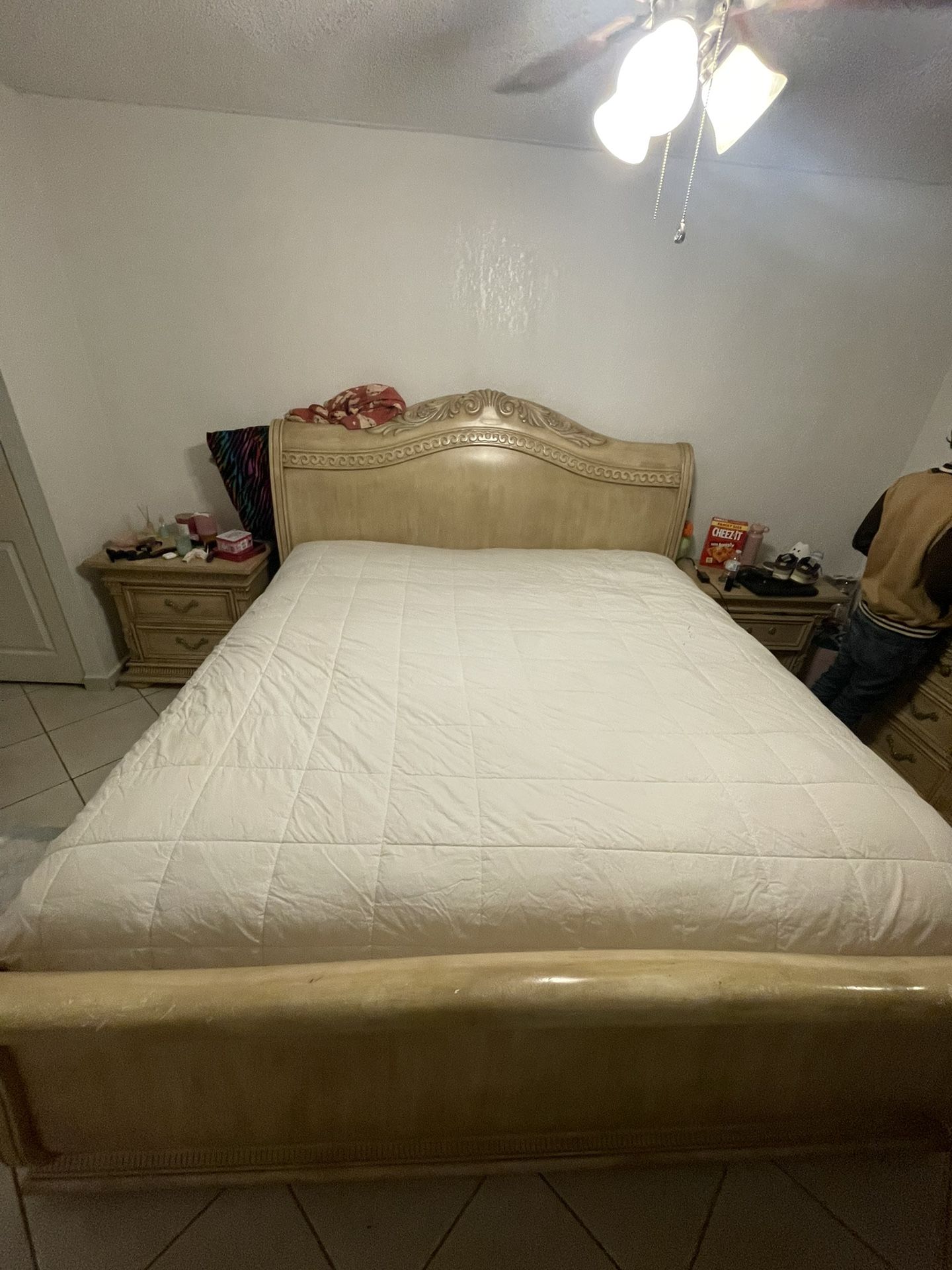 Bedroom Bed And Table Set