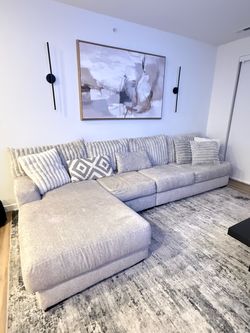 Modern Light Gray L-Shaped Sectional Couch with Chaise
