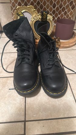 DR MARTENS