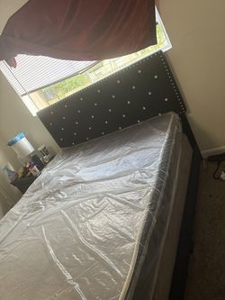 Queen size bed brand new