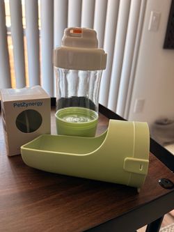 PetZynergy Pet Water Bottle and Bowl Set
