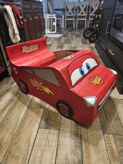 Disney's Lighting McQueen Party Decor