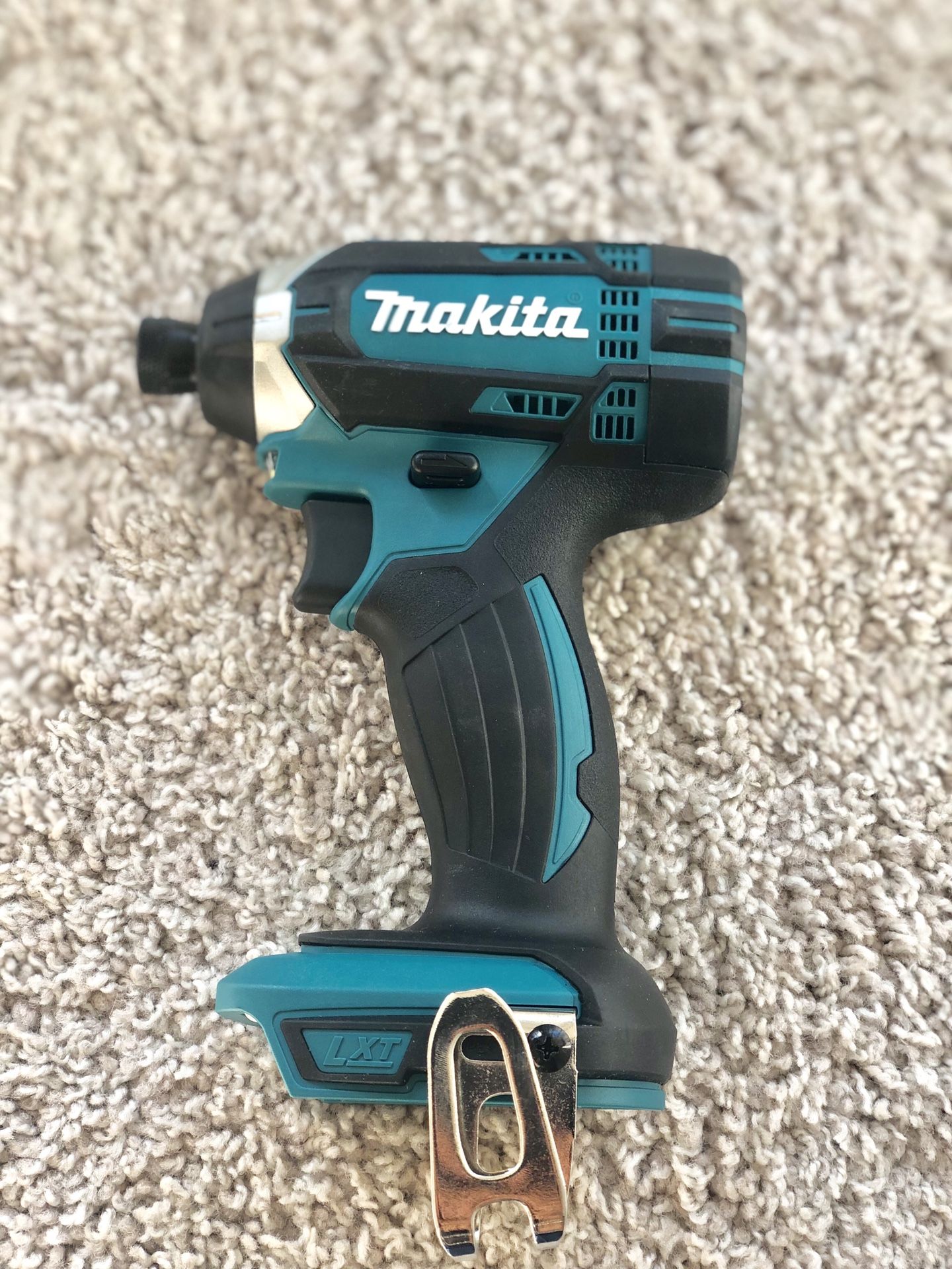 New Makita 18V XDT11 Cordless 1/4" Impact, Driver, Drill 18 Volt LXT