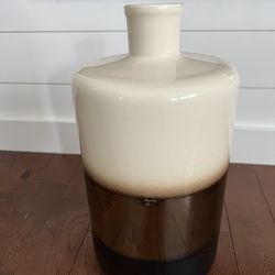 Tahari Ceramic multicolor vase