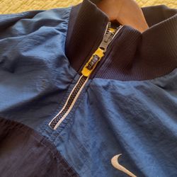 Nike Windbreaker Woman's With Pockets 