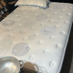 Queen mattress & Full Size Frame