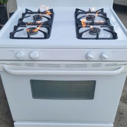 Preciosa Estufa De Gas Kenmore Lista Para Usar Trabaja Muy Bien Los Cuatro Quemadores El Horno No Prende $120