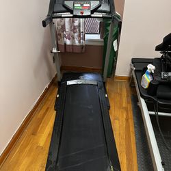 Gold's Gym Trainer 430i Treadmill
