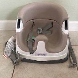 Ingenuity Baby Base 2-in-1 Booster Feeding and Floor Seat with Self-Storing Tray