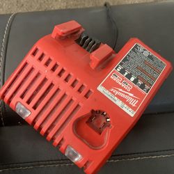Milwaukee Battery Charger