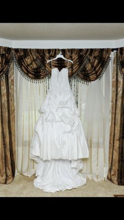 Absolutely gorgeous wedding dress