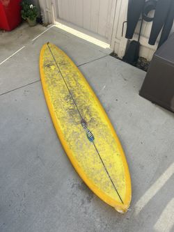 6’10 single fin surfboard