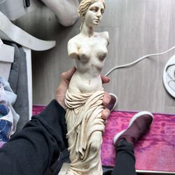$100  OBO Aphrodite Venus De Milo Greek Goddess Cast Marble Statue Sculpture