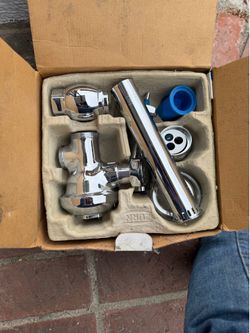 Flush valve