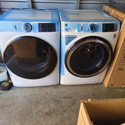 GE Front Load Washer And Gas Dryer 