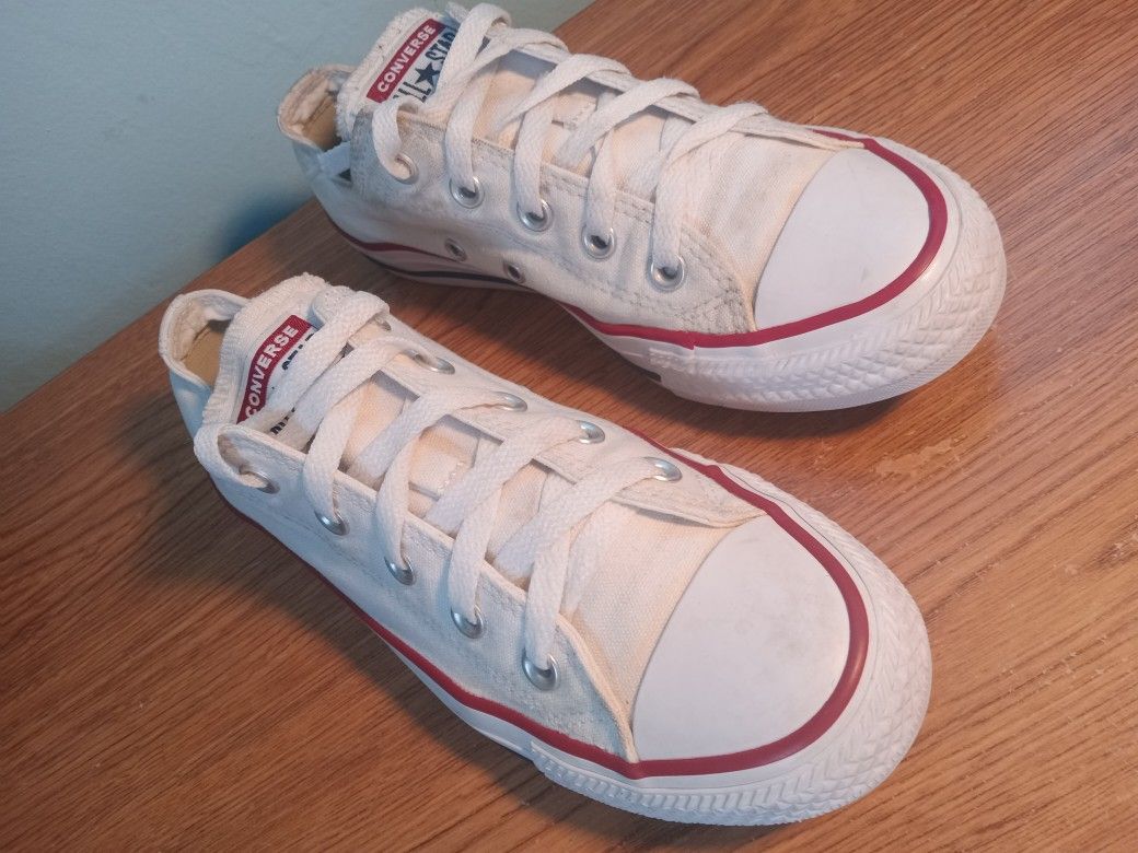 Converse Shoes Sz 6 Good Condition