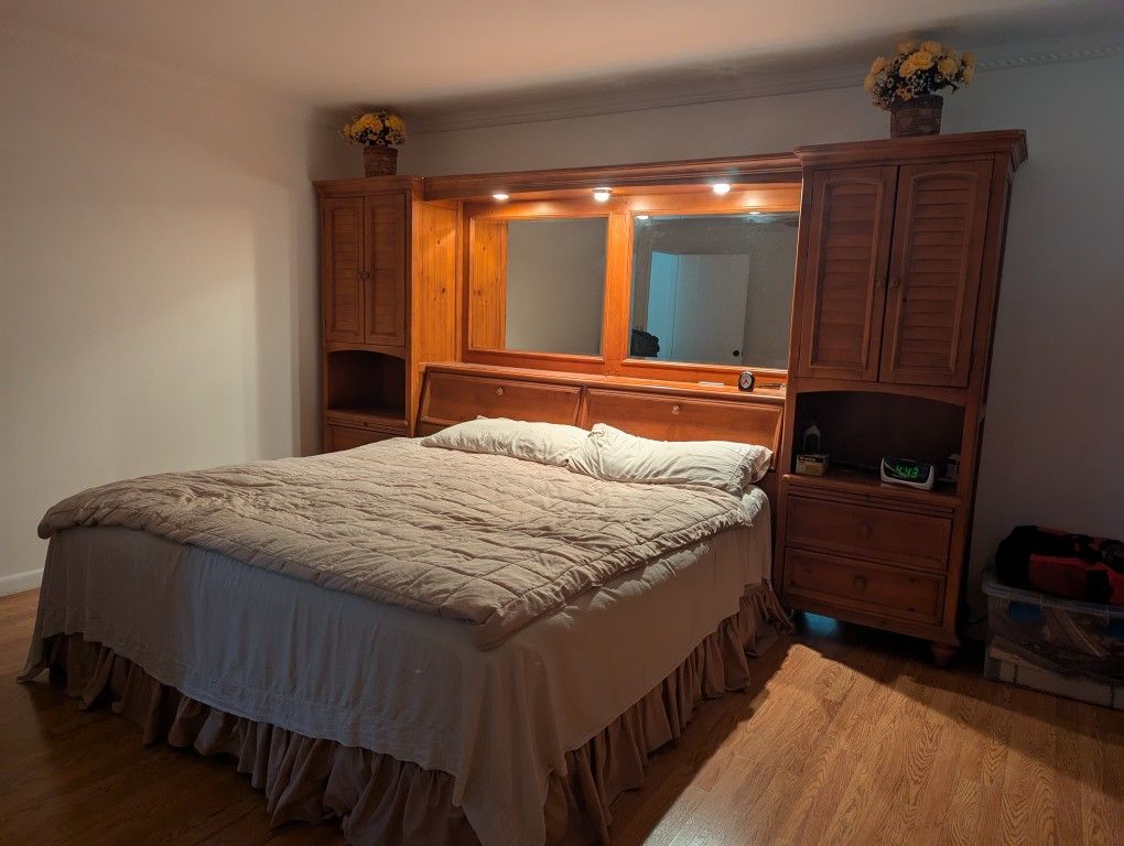 King Bedroom Set