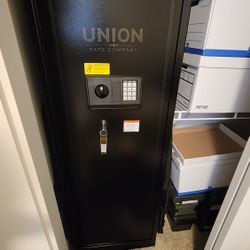Union Safe (Still Available)
