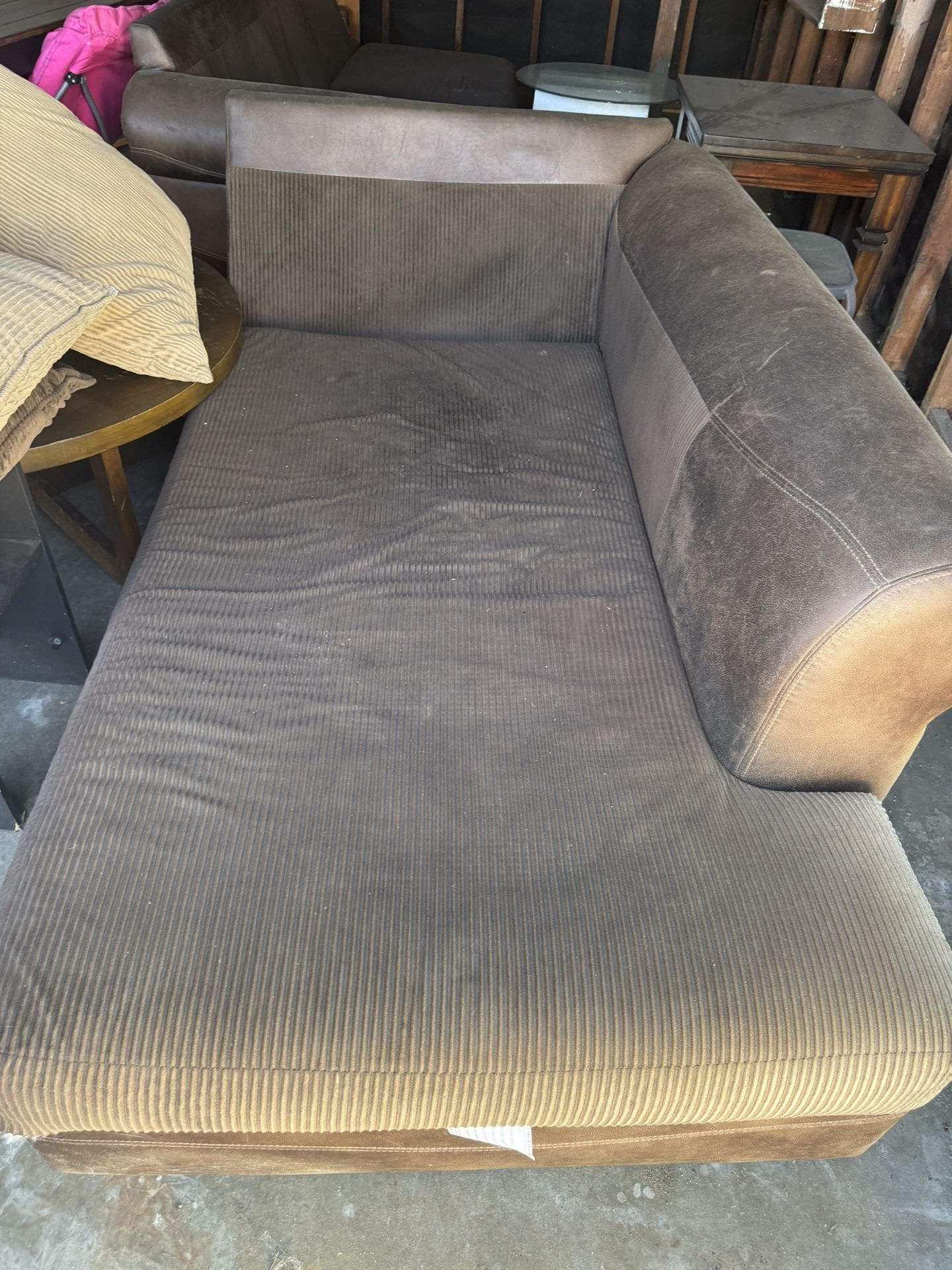 L Shaped Couch With Pillows