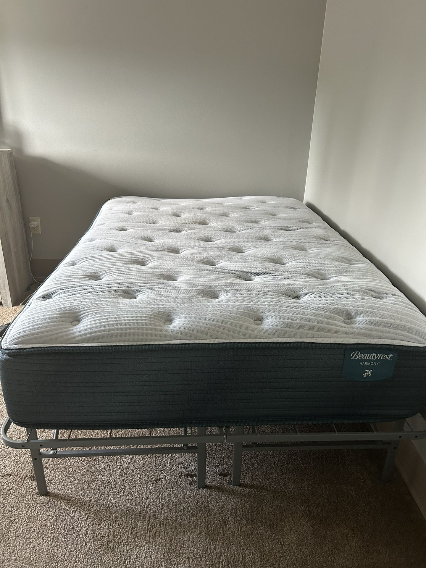 Beauty Sleep Mattress With Base, Almost New