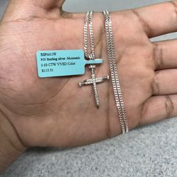 S925 Cross Pendant With Moissanite