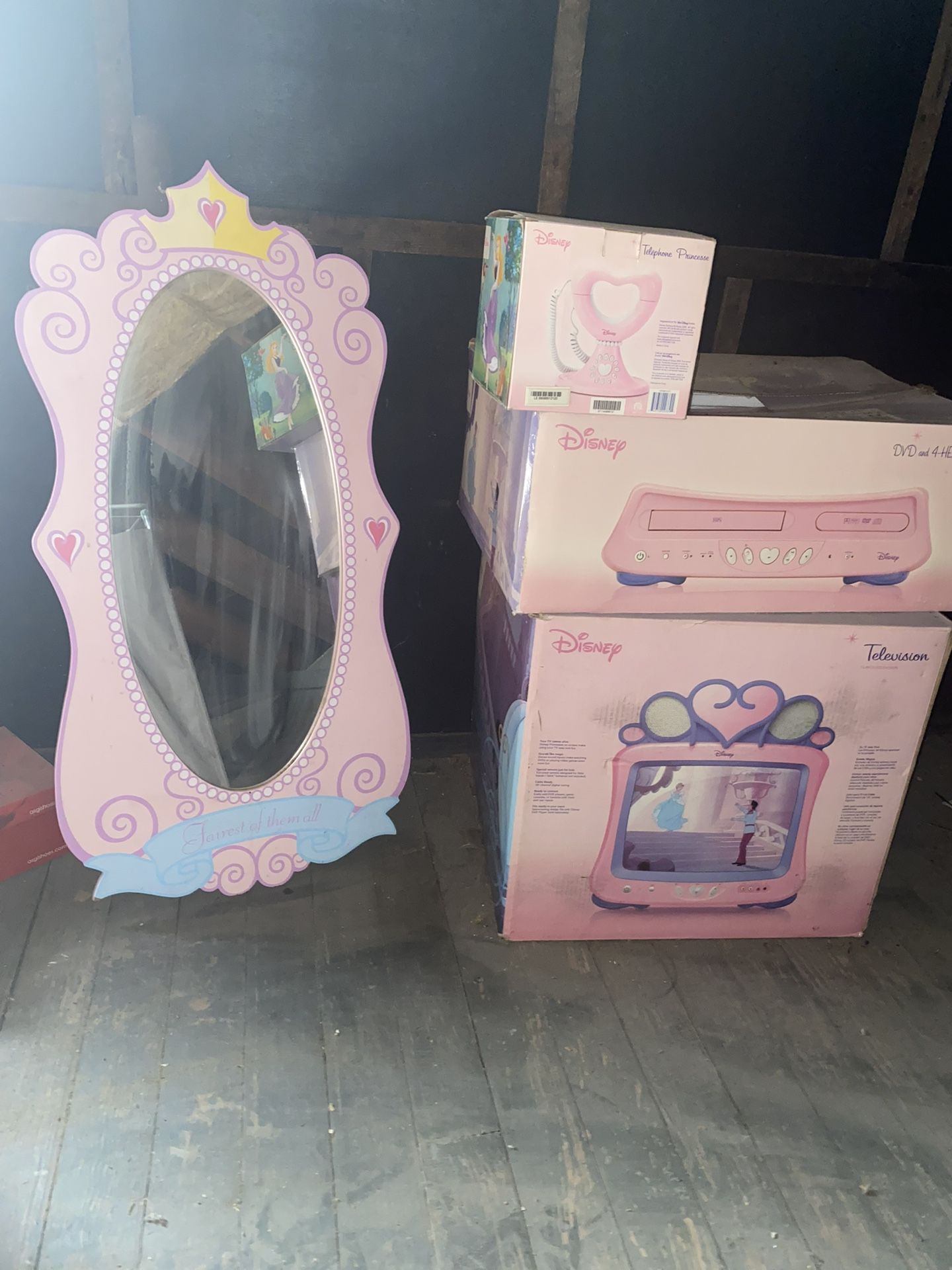 Disney Princess TV, VCR/DVD , Telephone & Mirror