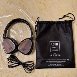 LSTN Inflight headphones for Delta