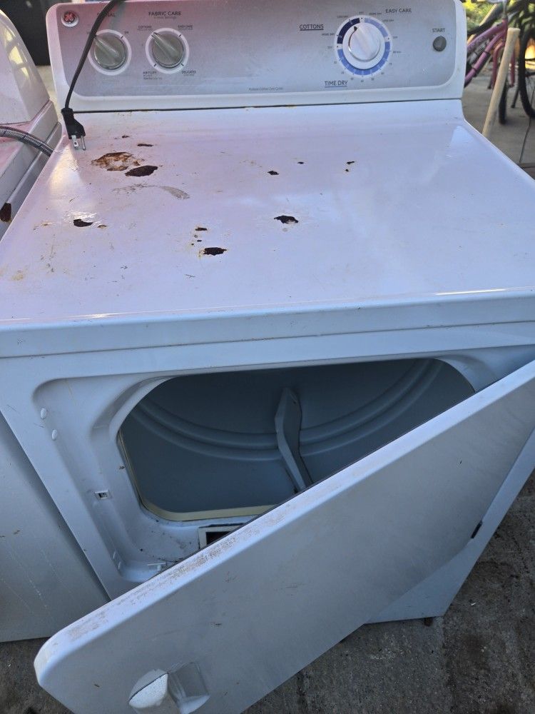 GE Gas Dryer Works Great Top Of It Has Some Rust