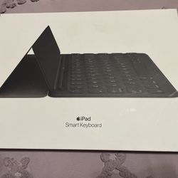 Apple Smart Keyboard 10.5” – Works Perfect